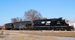 NS 3533 pushes train P06 